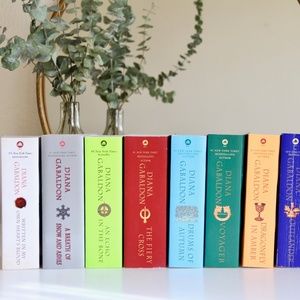 Outlander Book Series - Volumes 1-8 Paperback